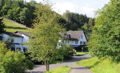 Hotel-Pension-Waldblick Garni - Housity