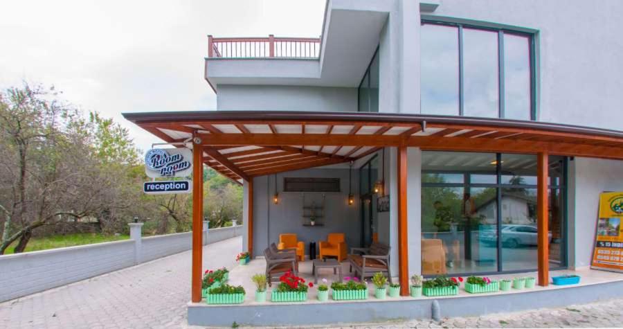 Room Room Motel - Hizvo