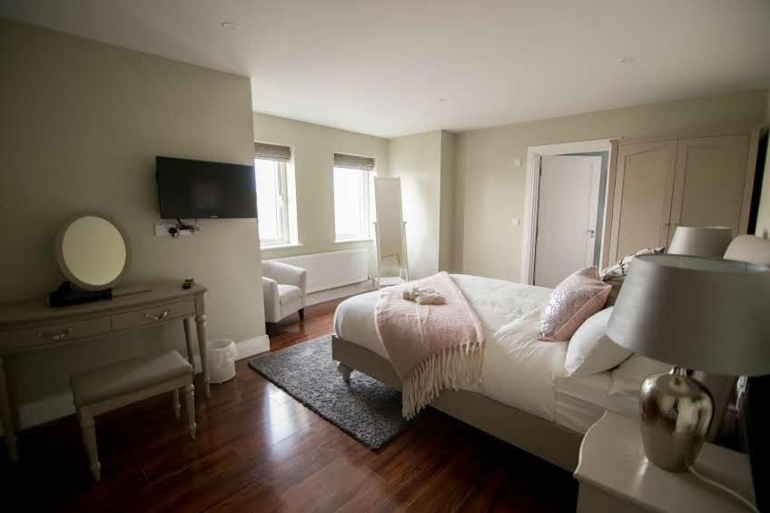West Haven House - Housity