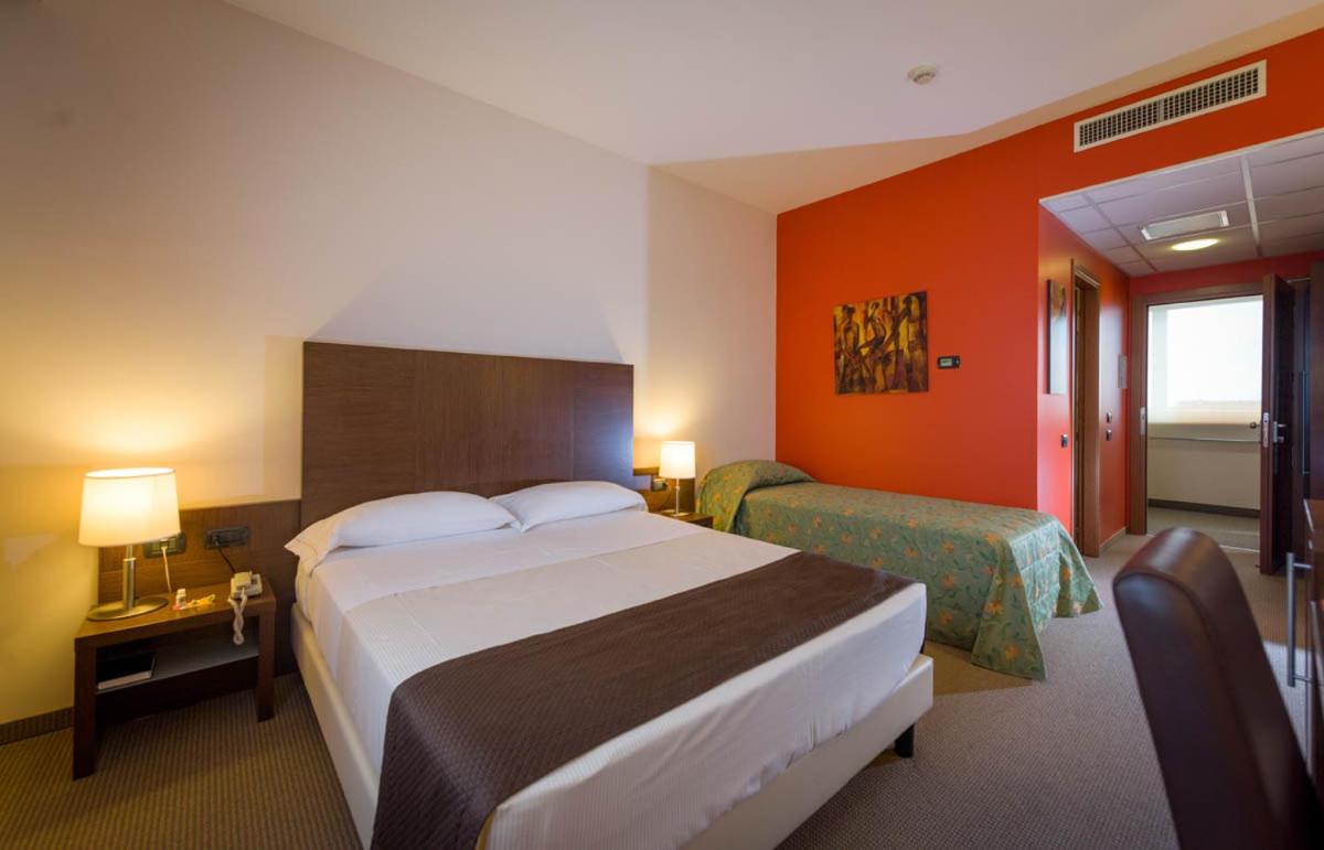 Torino Hotel San Luigi - Ristorante Trait d'Union - Housity