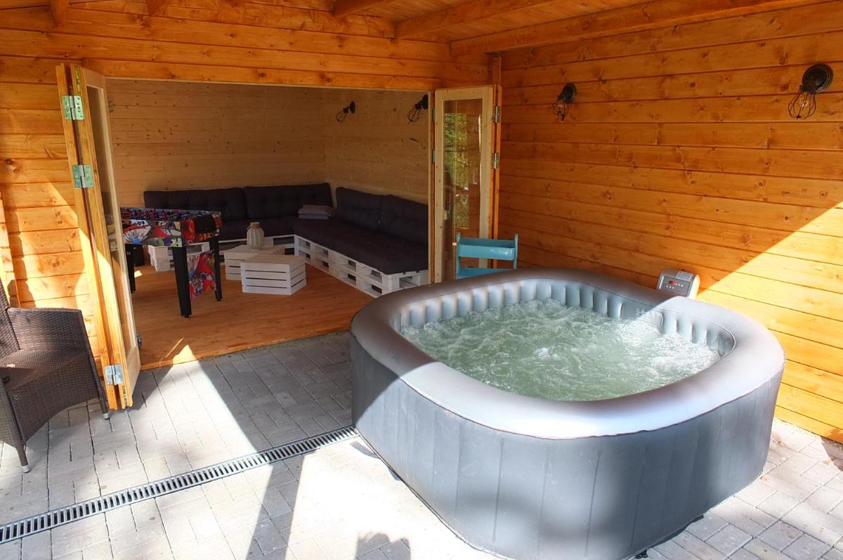 Ferienhaus TRAUM AM SEE mit Sauna und Whirlpool - Housity