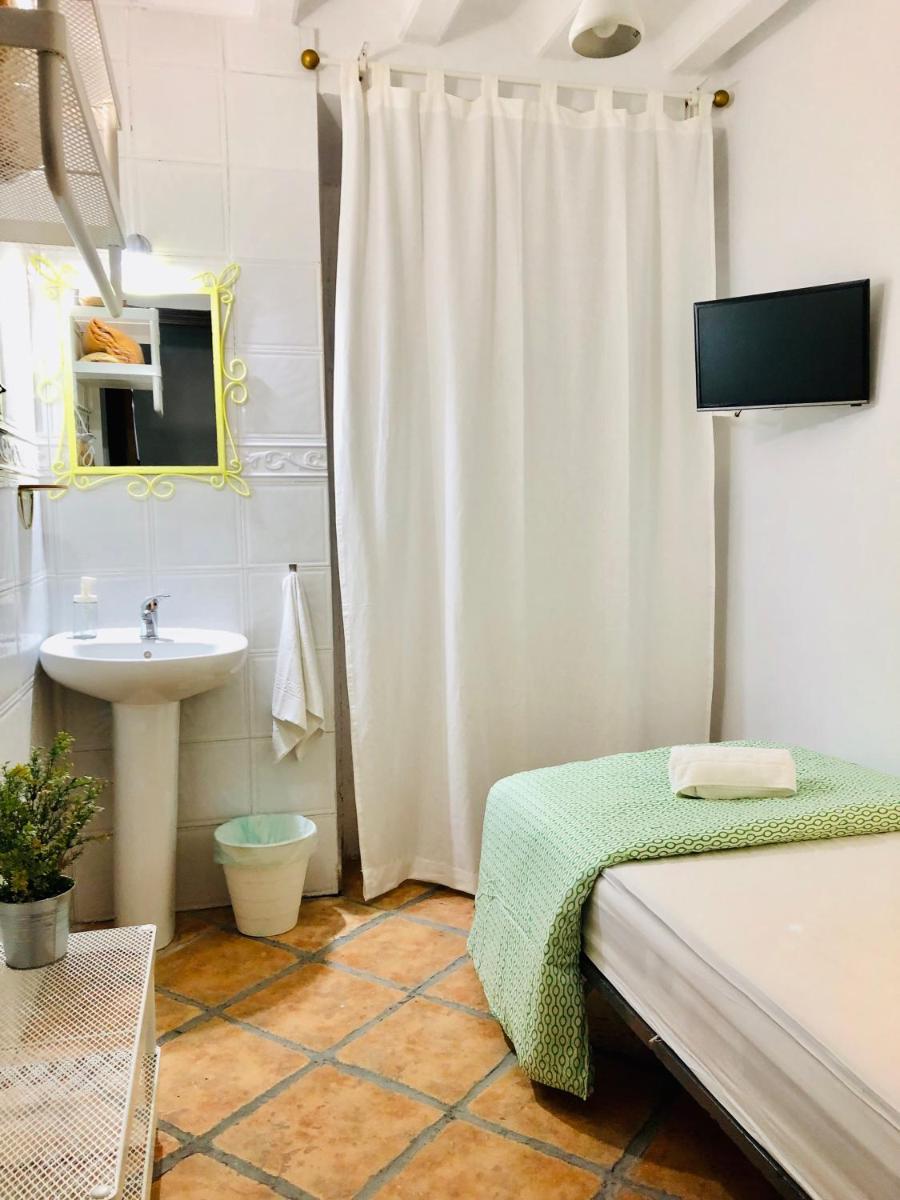 Pensión La Cantarera - Housity