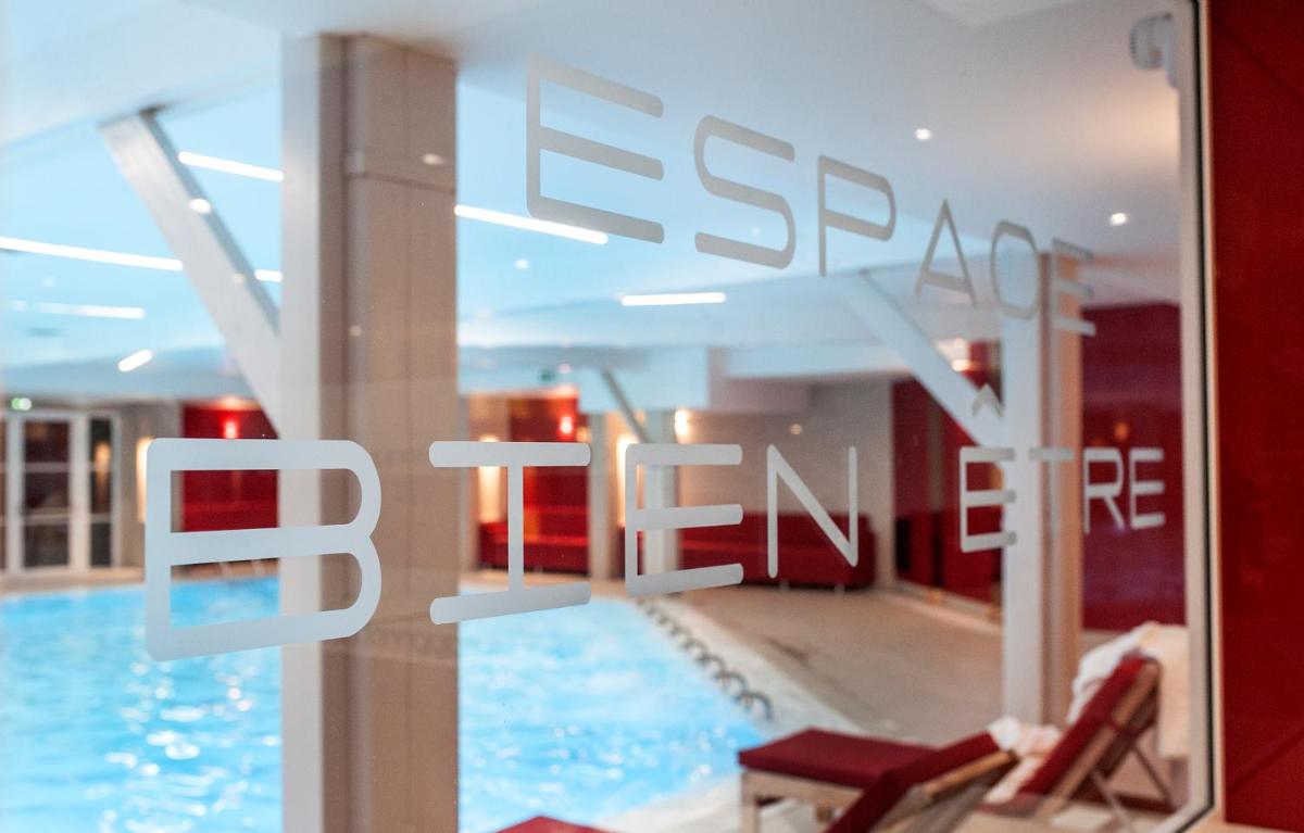 Piscine de l'établissement Le Grand Hôtel Le Touquet-Paris-Plage ou située à proximité