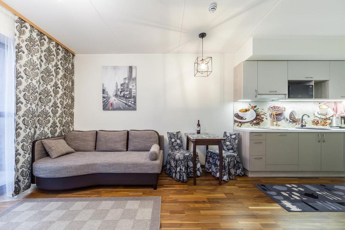 Karlson Lux Apartments - Housity