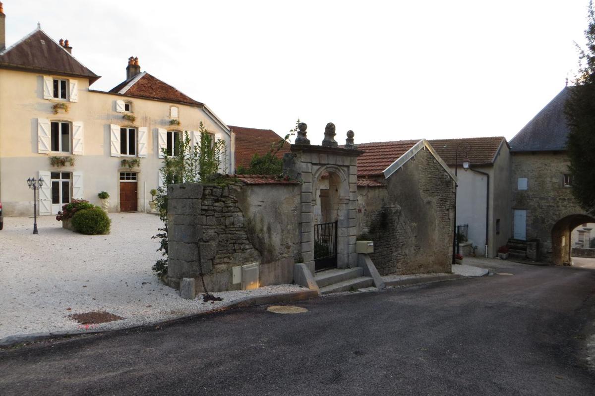 Le Bailli de Montsaugeon - Housity