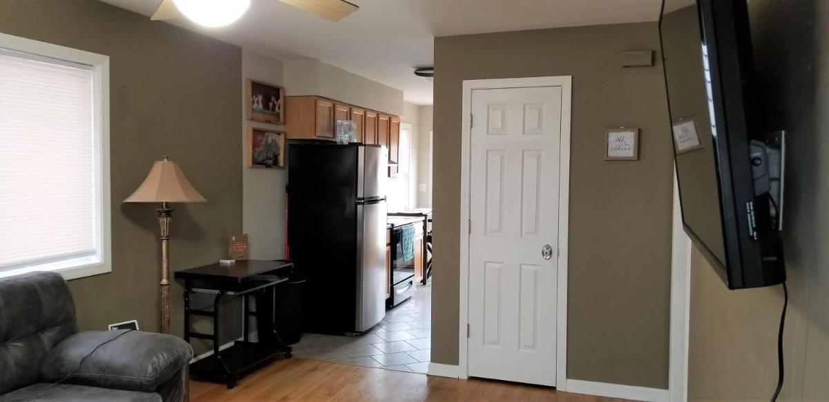 Speedway Charm - Housity