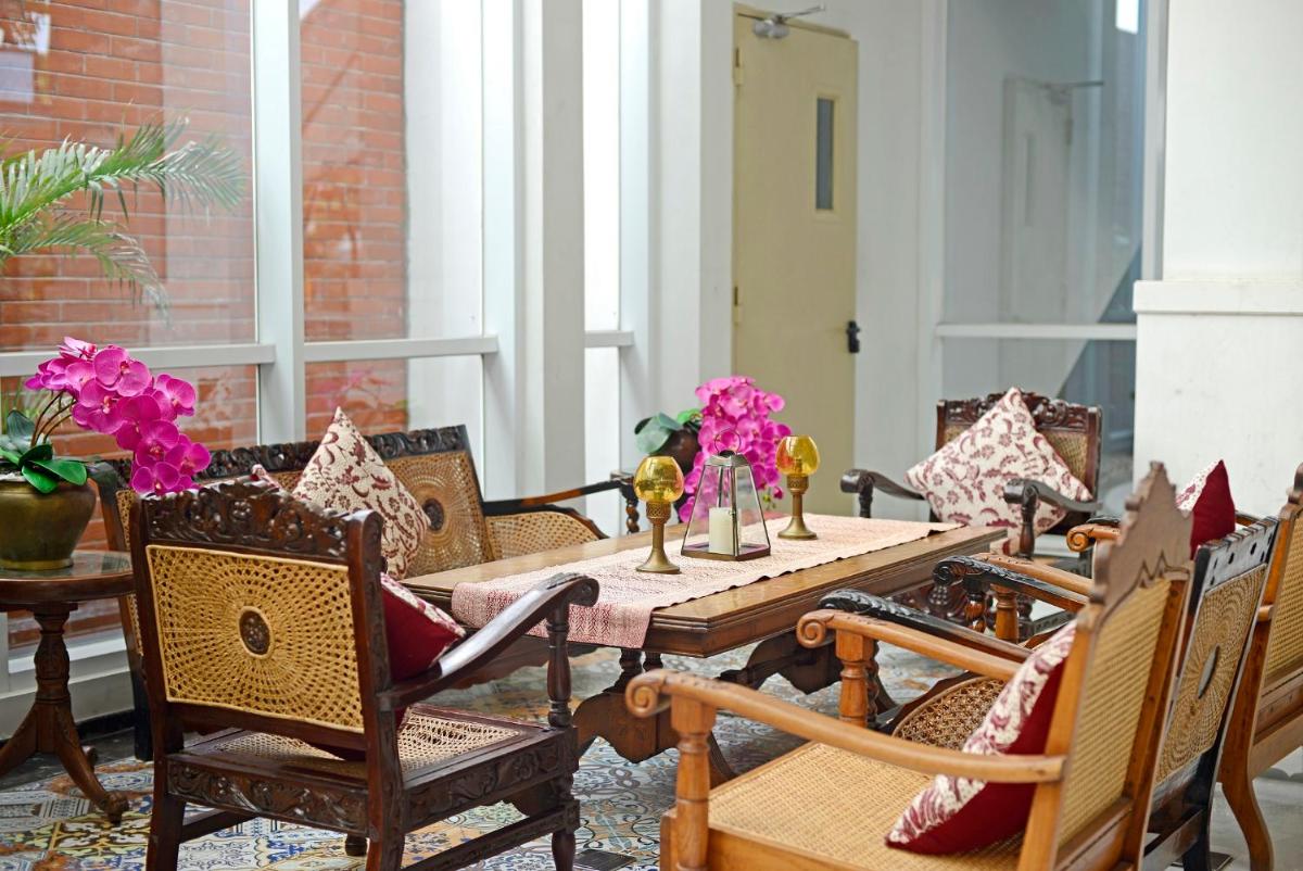 La Lisa Hotel Surabaya - Housity
