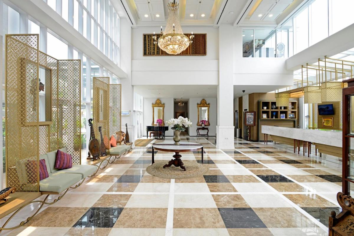 La Lisa Hotel Surabaya - Housity