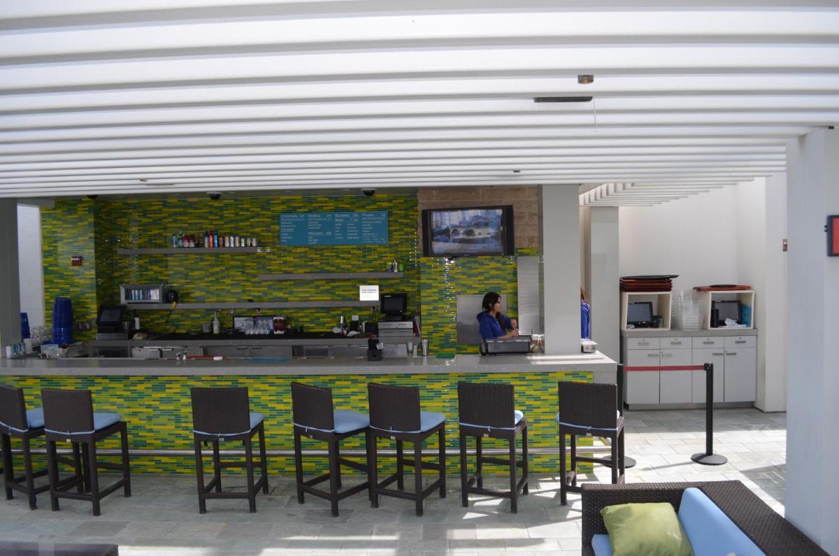 StripViewSuites Penthouse - Housity