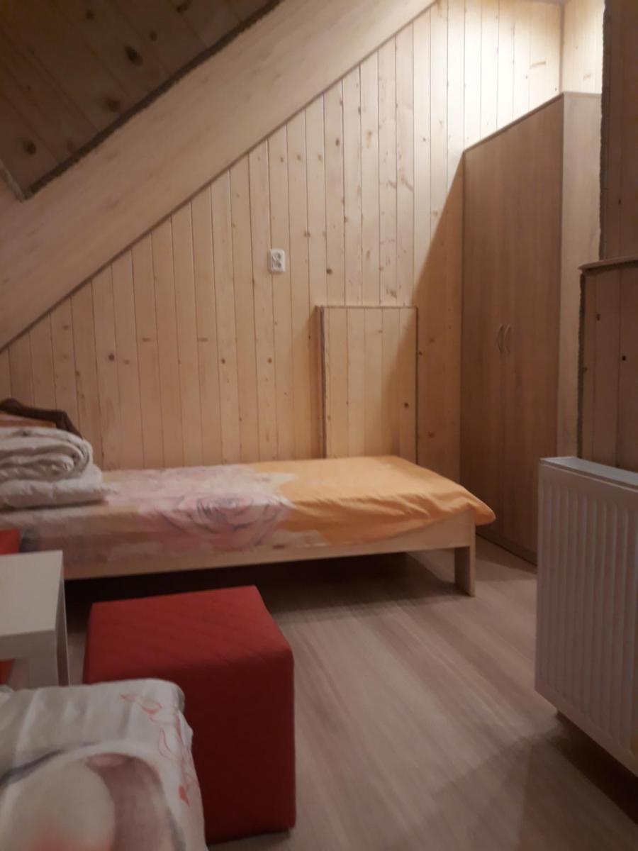 Domek Pod Akacjami - Housity