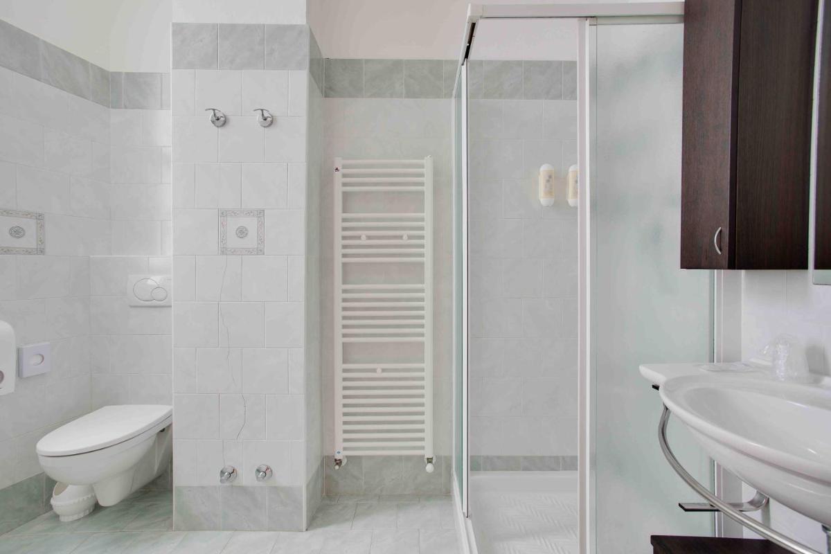 Hotel Adler - Housity