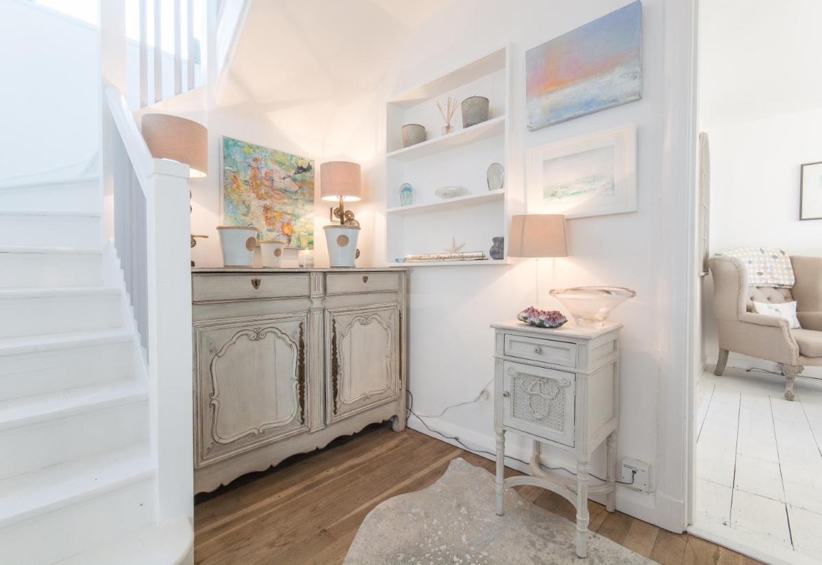 Creagle, Sennen Cove - Housity