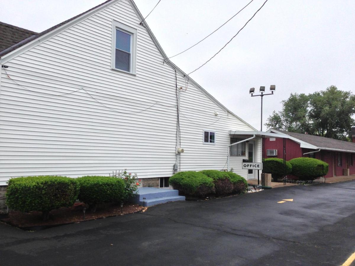 Quality Lodge Sandusky - Housity