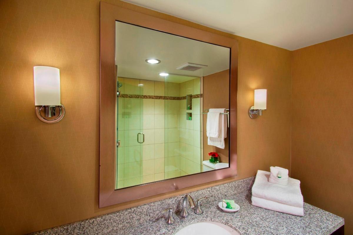 The Madison Concourse Hotel - Housity