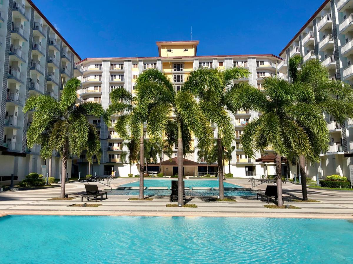 Suitetrails - Field Residences at the back of SM CITY SUCAT, Parañaque City