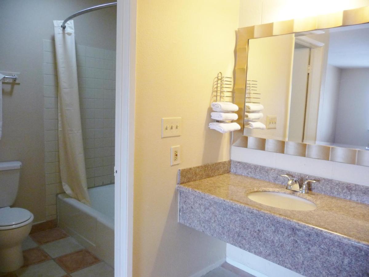 Rainbow Inn - Housity