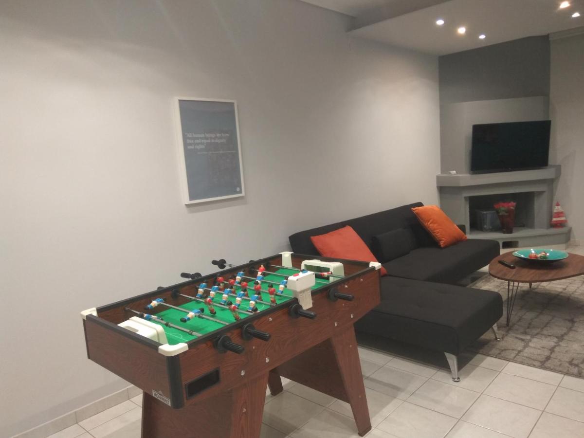 Suitetrails - Athenian Luxury apartment, near metro station Chalandri, Nu 2