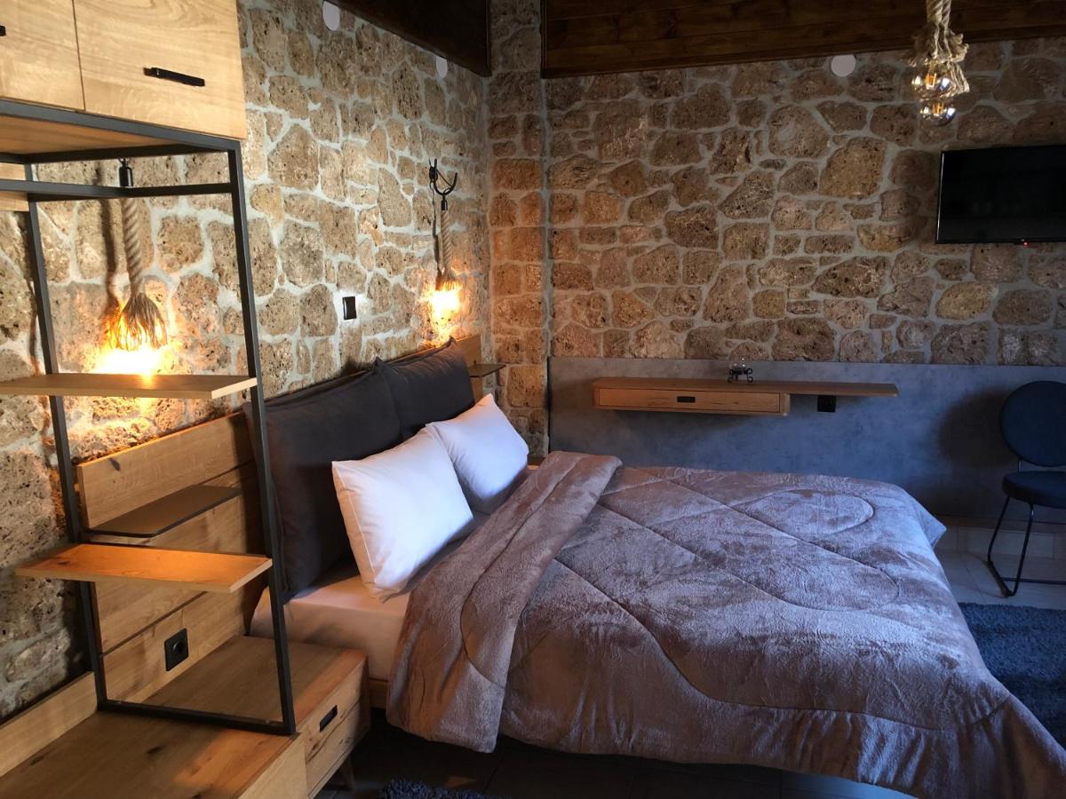 Alexandros - Housity