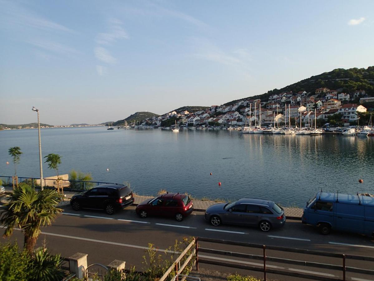 Seaside Apartment Tisno - Housity