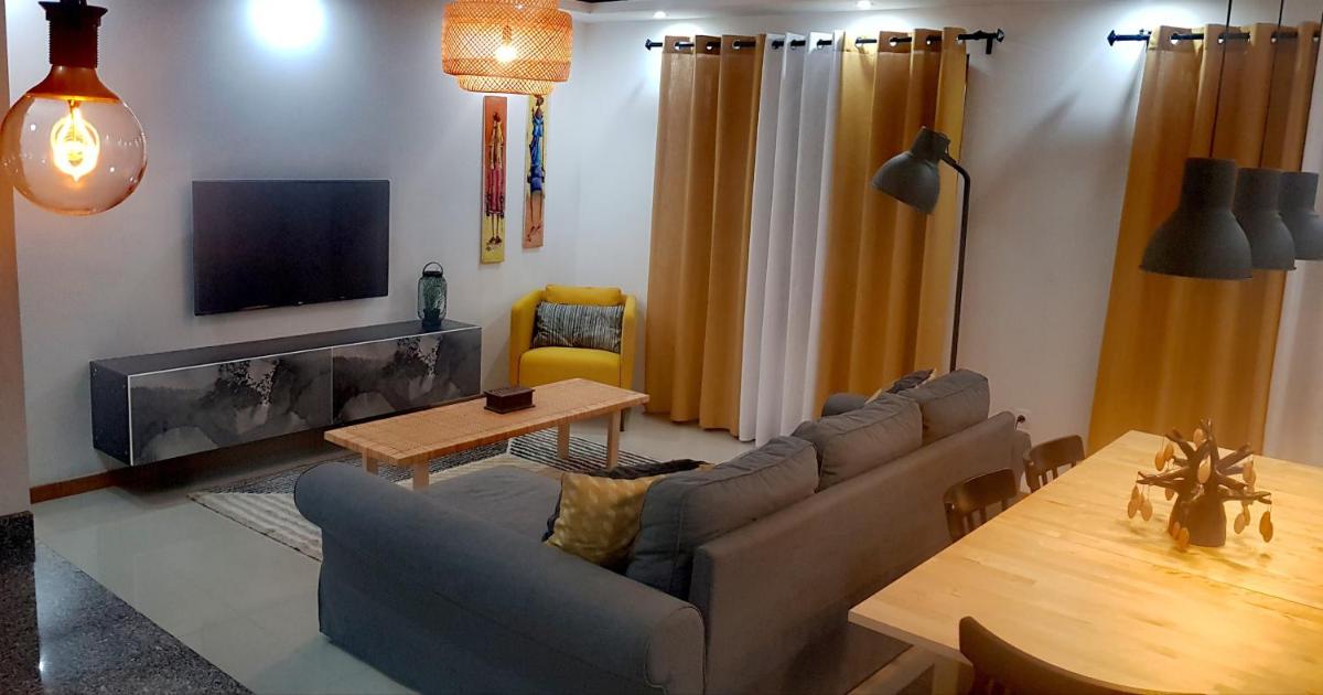 Elegant Modern Blue Apartment - Housity