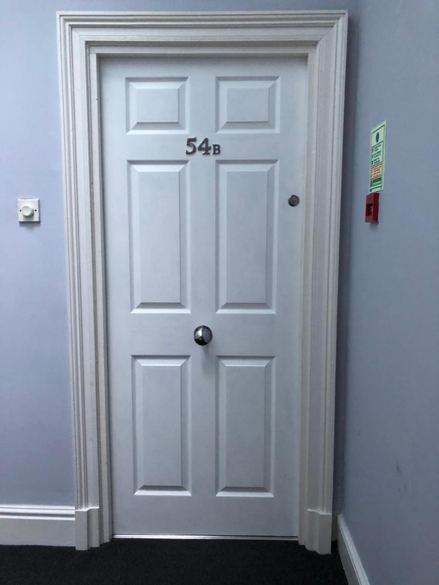 Most central luxury apartment - sleeps 4 & FREE parking! - Housity