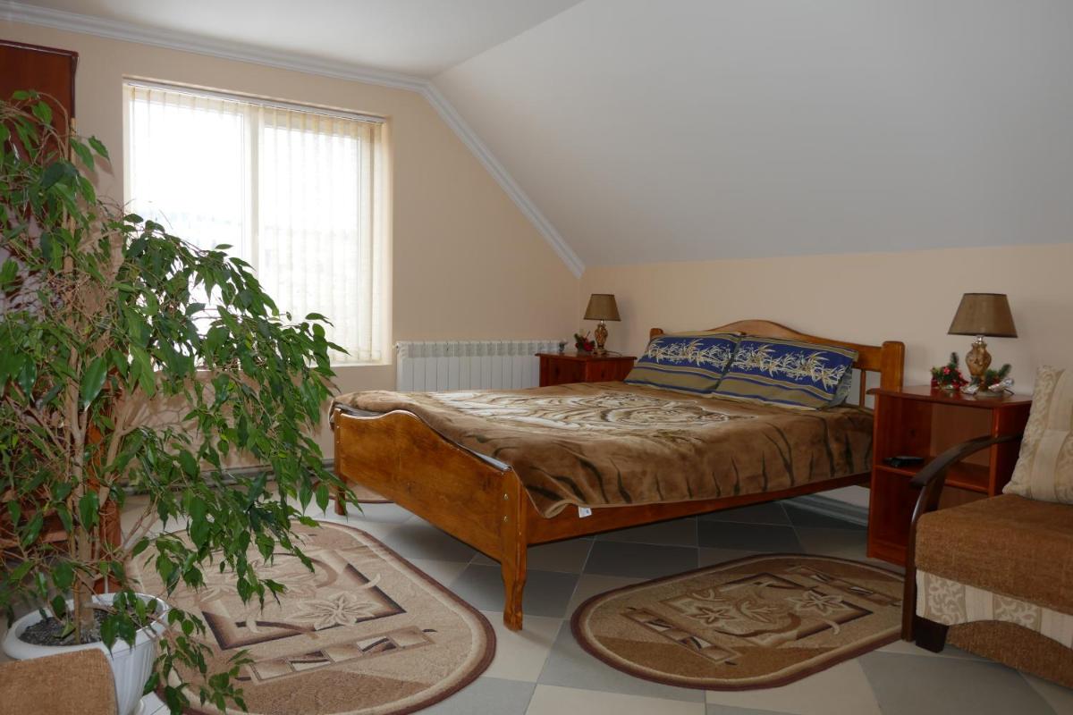Лелека - Housity