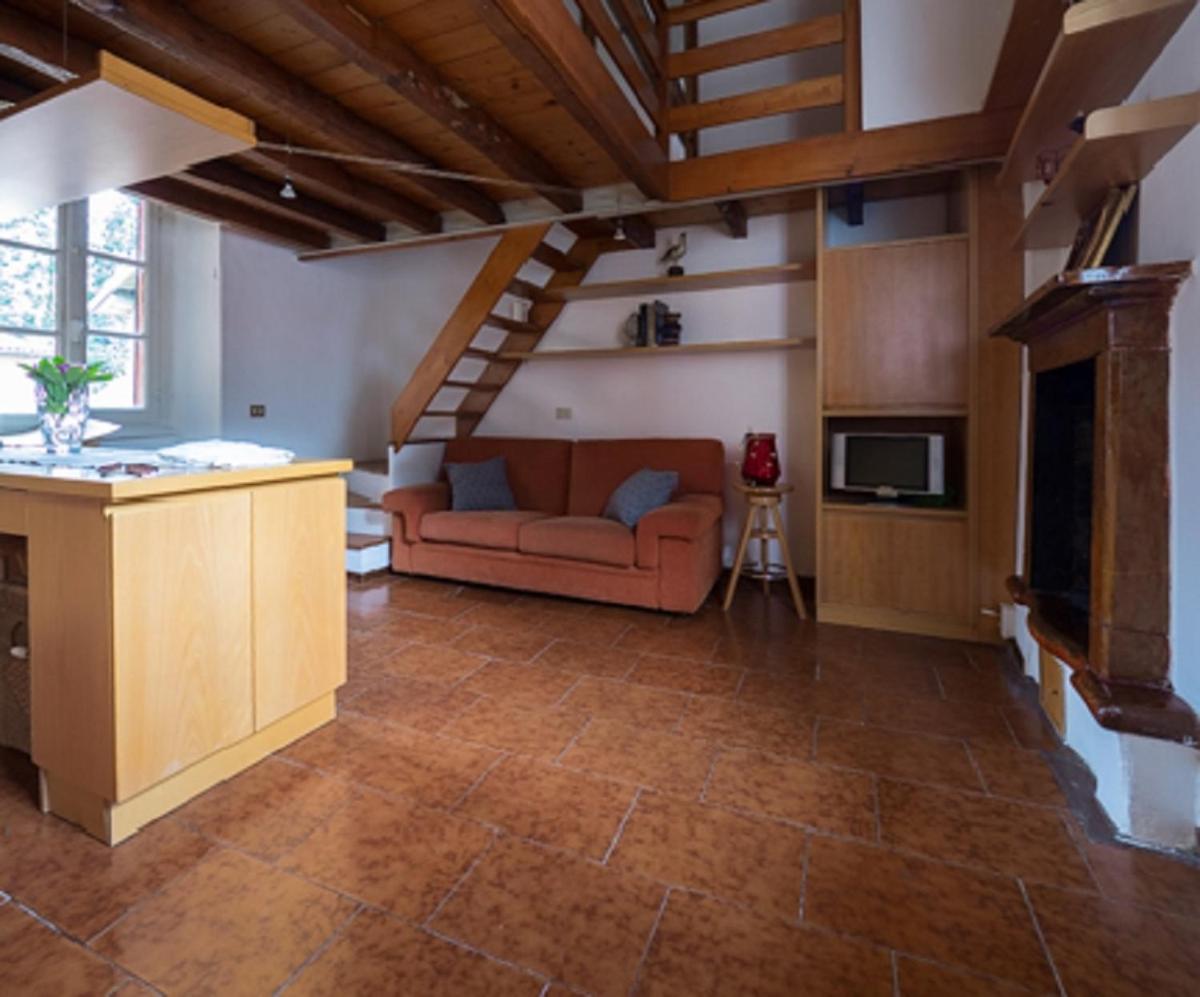 Queen's Loft - Housity