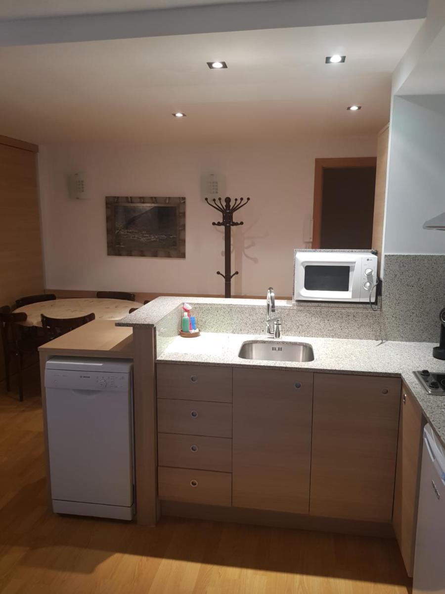 Apartaments Turistics Pirineu - Housity