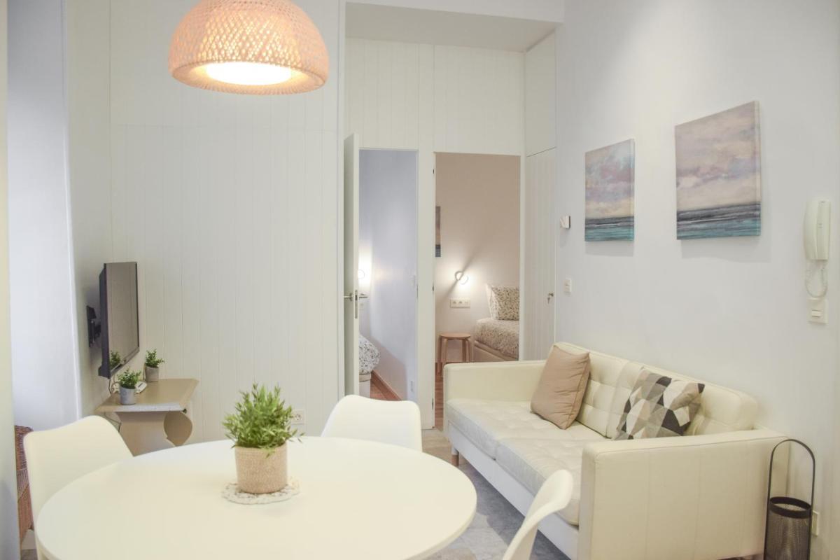 San Sebastian´s most historic street! Modern stay - Housity