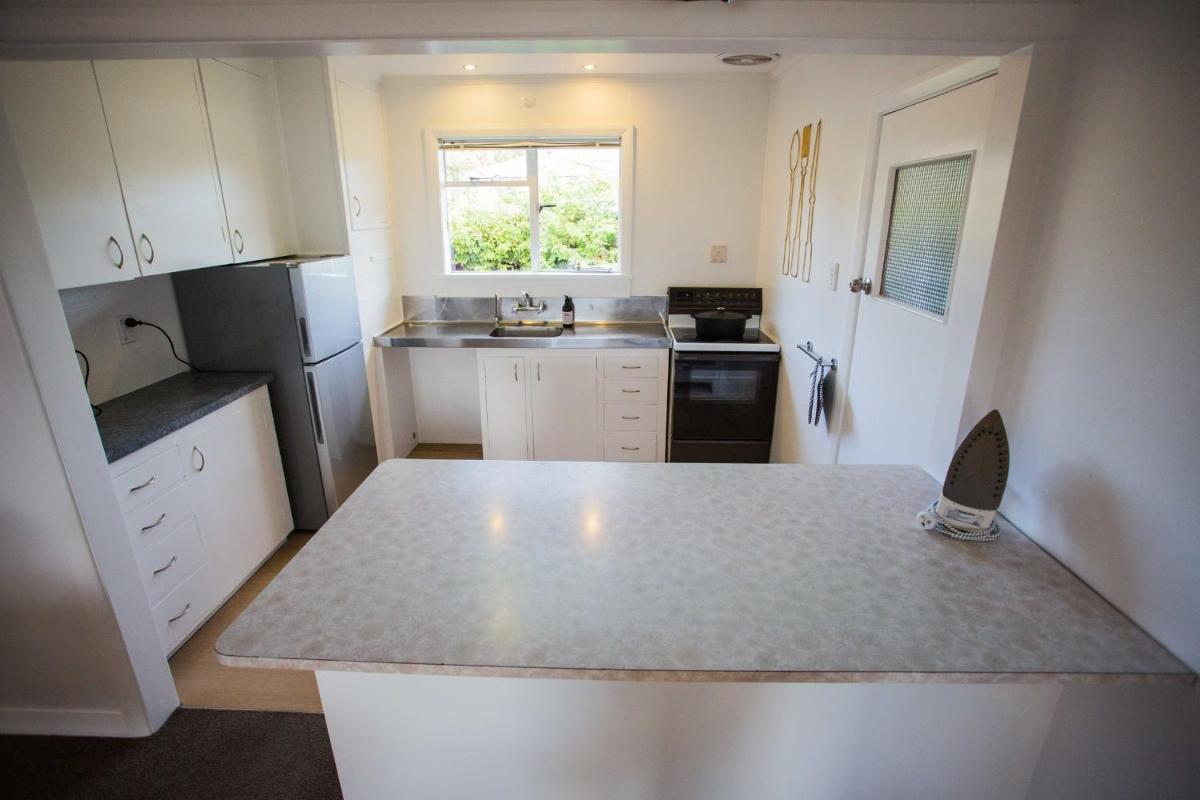 Suitetrails - 1 - Delightfully fresh, private home close to town