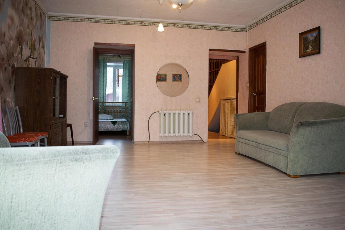 Cottage on Radio 18 - Housity