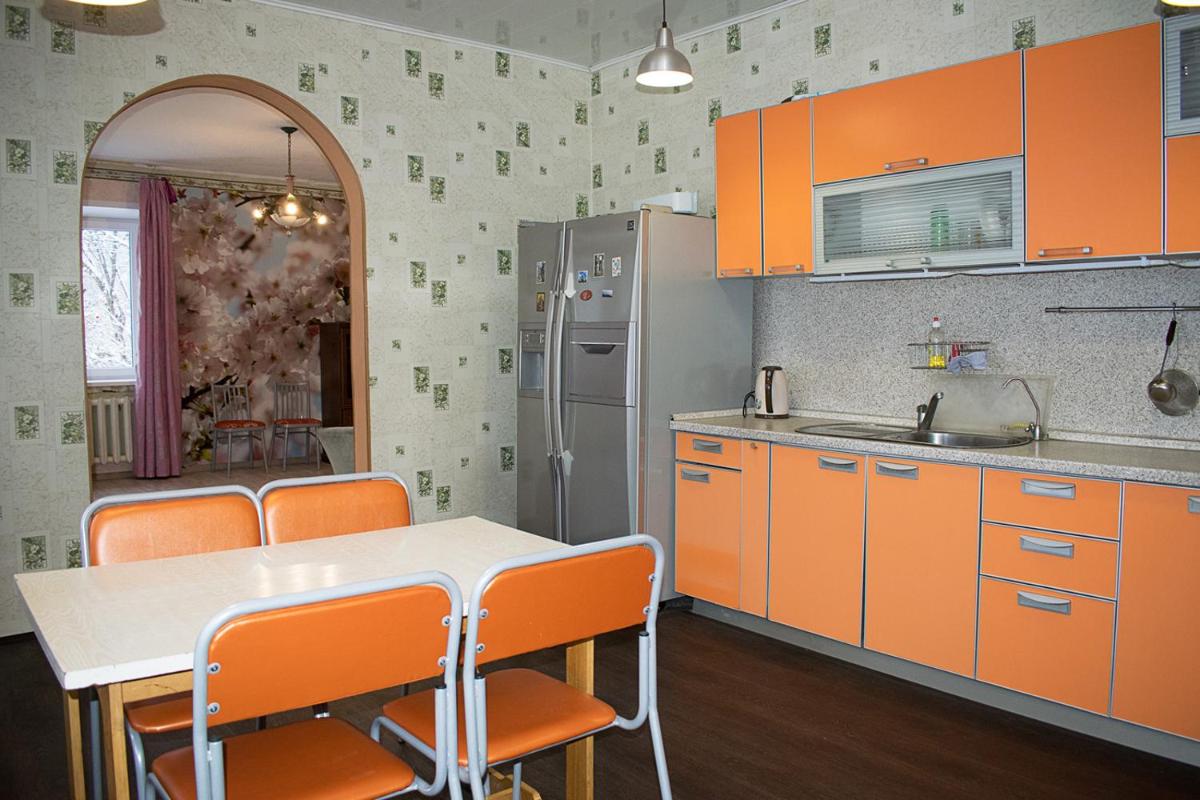Cottage on Radio 18 - Housity