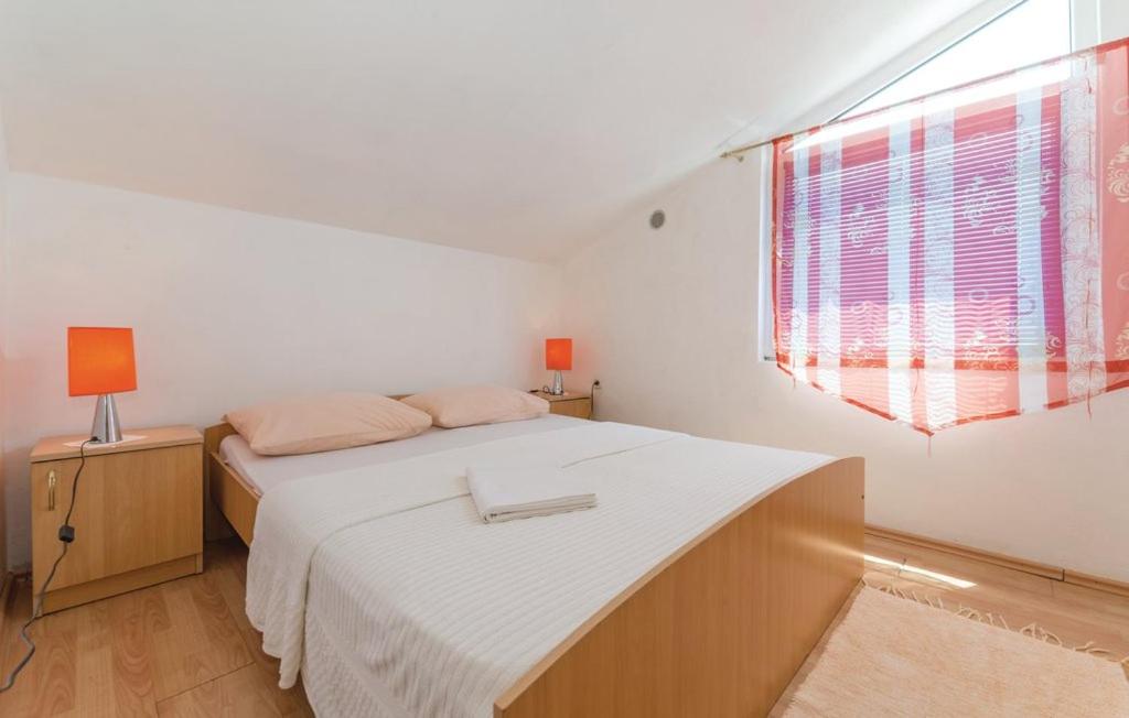 Apartments Mirjana - Stara Novalja - Housity