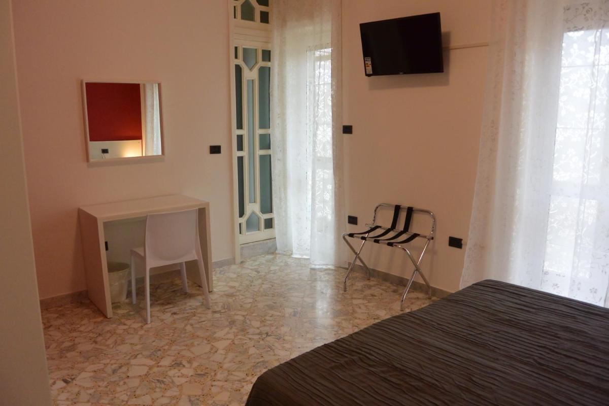 B&B Piazza Madonnina - Housity