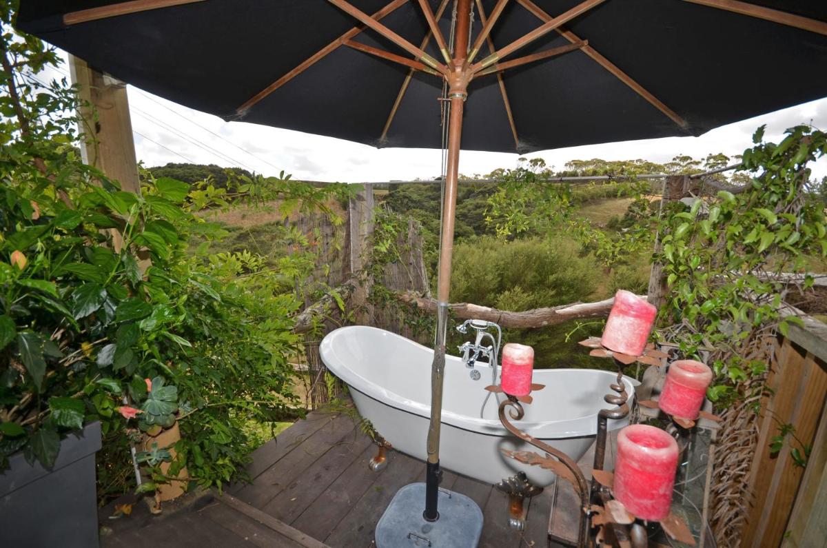 Freshwaterfarm Cottages - Muriwai - Housity