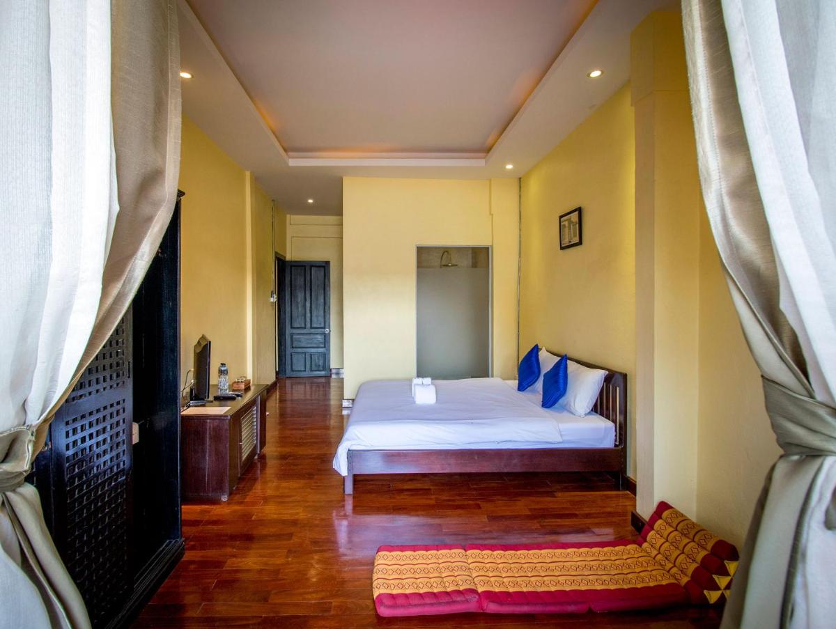 Inthira Thakhek - Housity