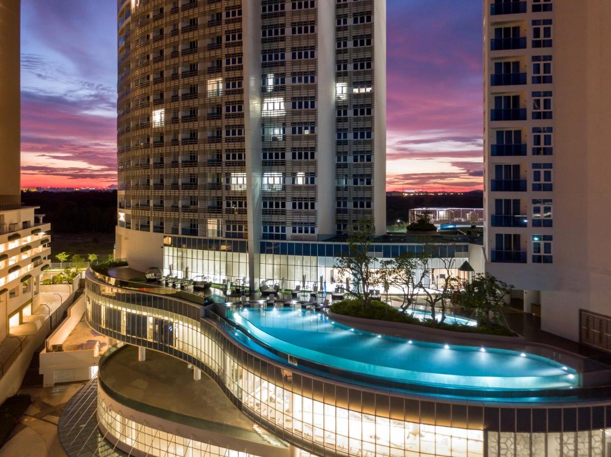 Pinetree Marina Resort - Housity