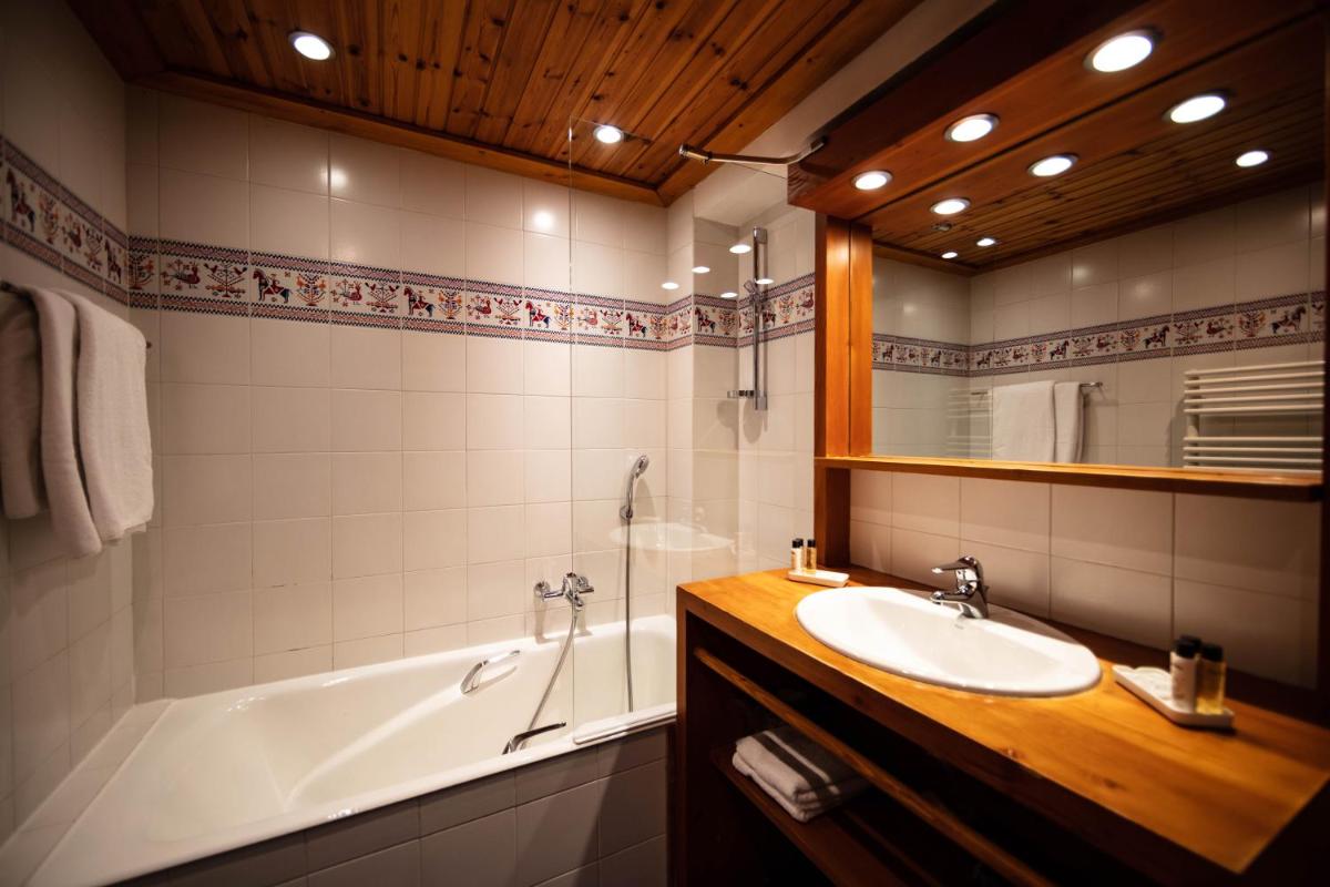 Salle de bains dans l'établissement La Savoyarde