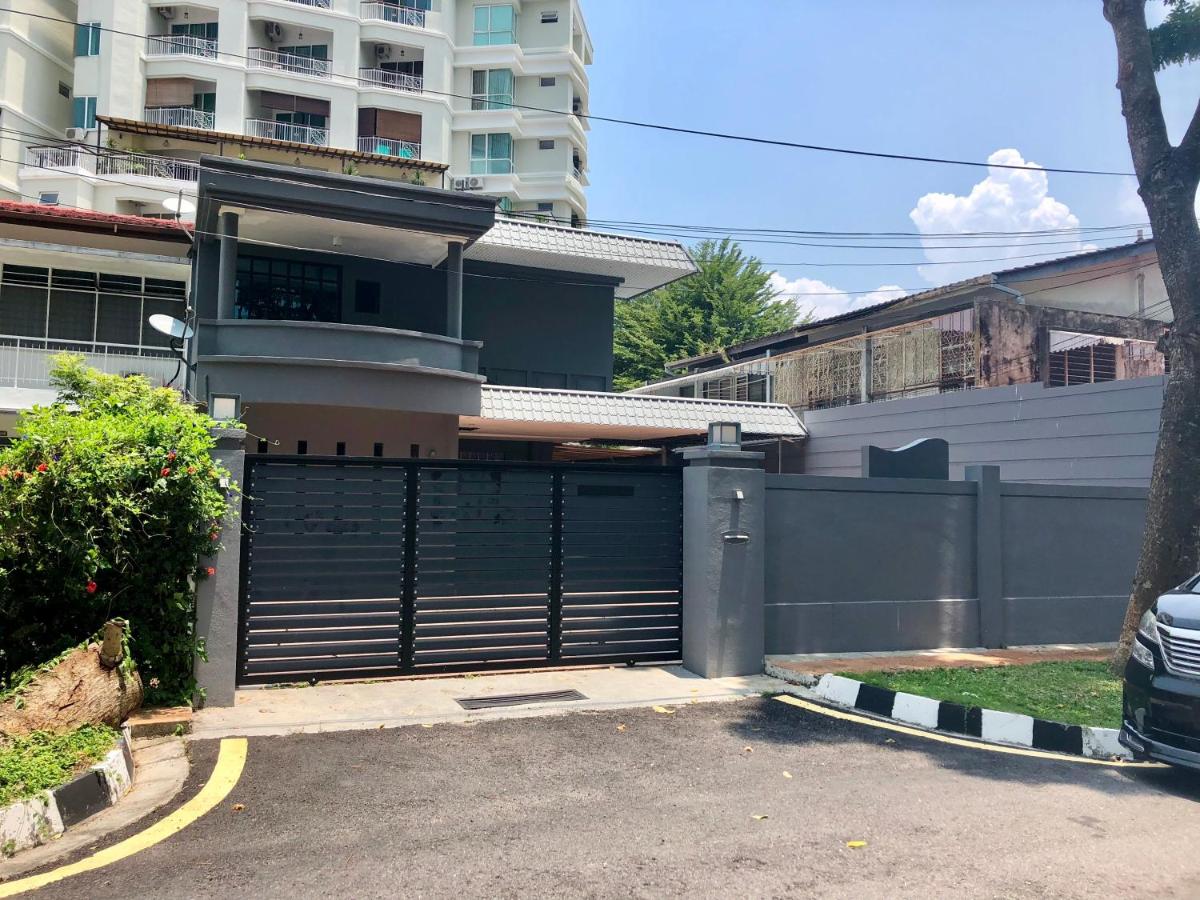 G Beach Front Villa - Housity