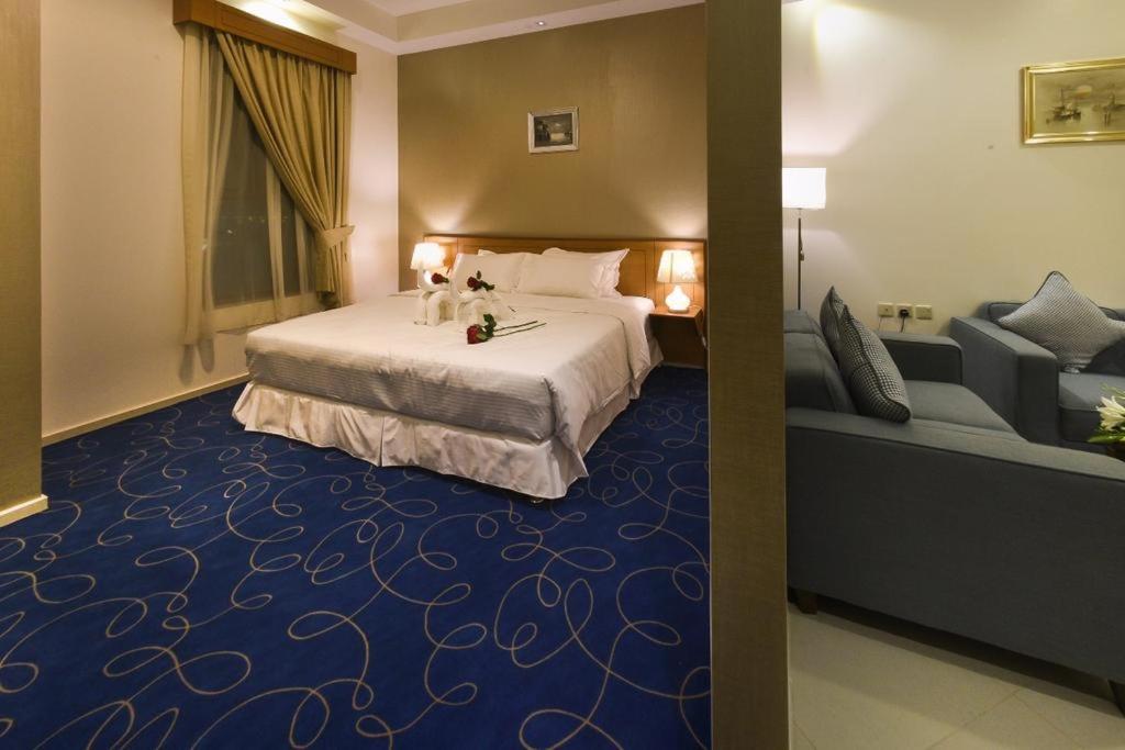 Fiori Hotel Suites - Housity