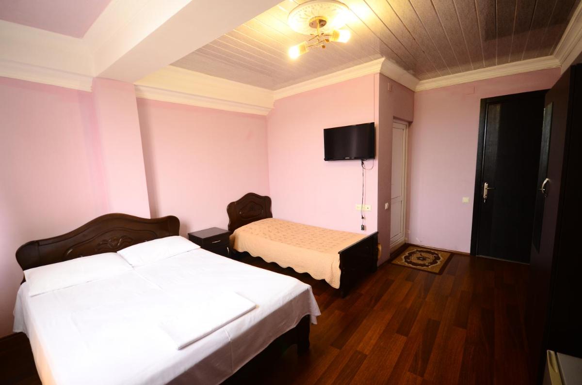 Hotel Peria - Housity