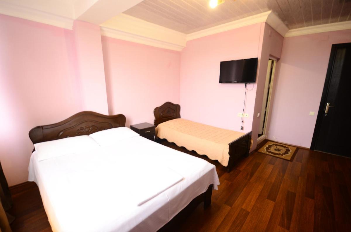 Hotel Peria - Housity