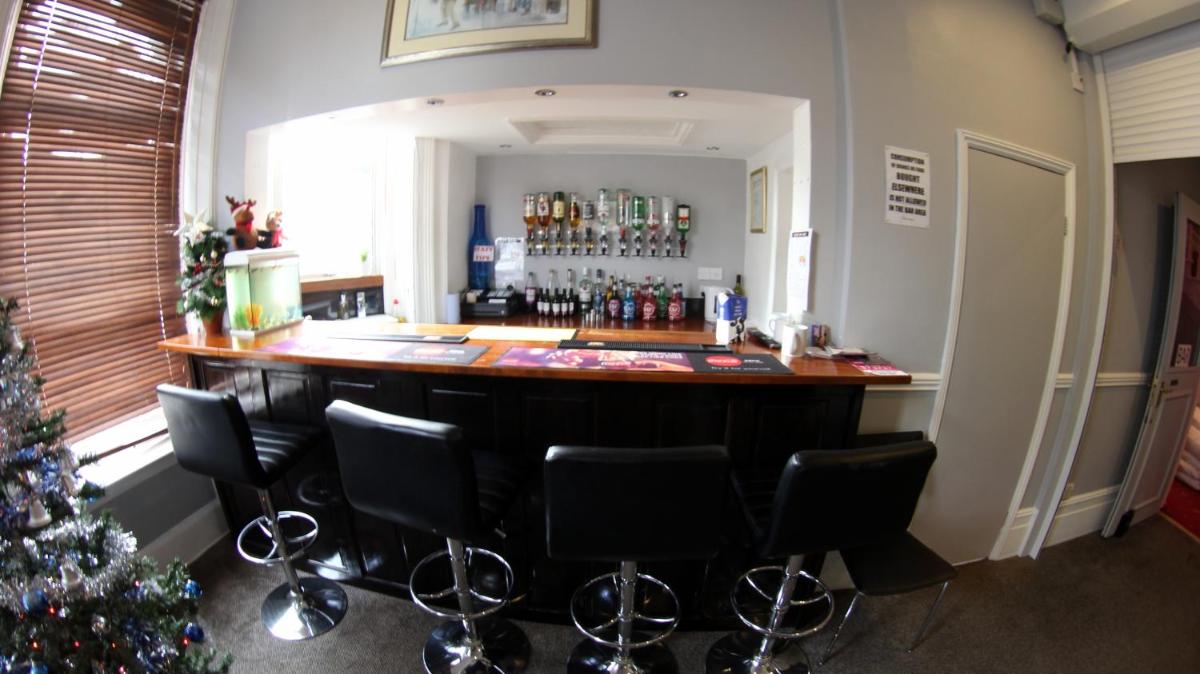 Fairmount Hotel - Housity