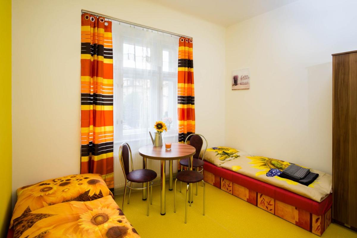 Apartment Four Year Seasons - WALKABLE TO CENTRE, METRO AND RIVERSIDE - Housity
