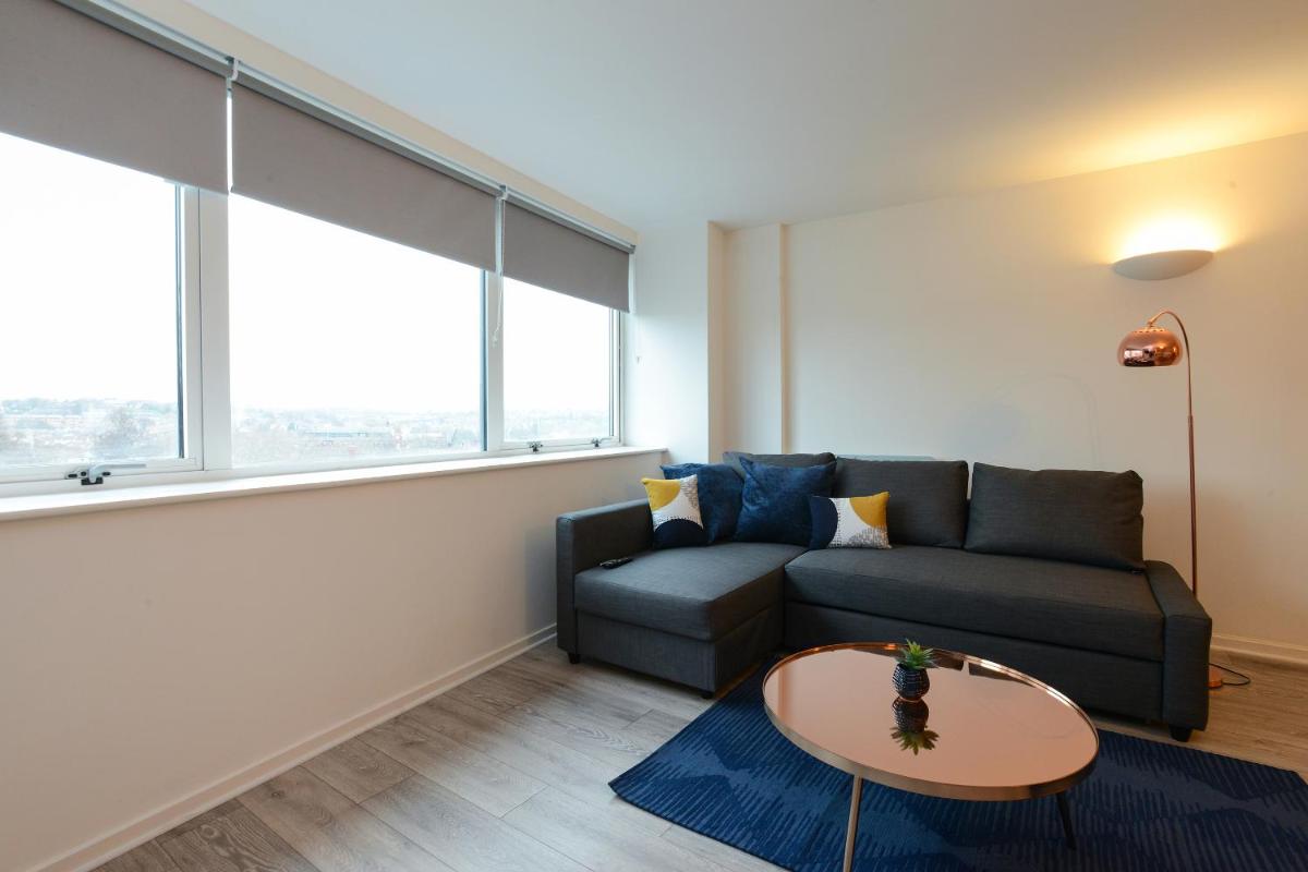 City View Stay - Contemporary City View Apartment - Housity