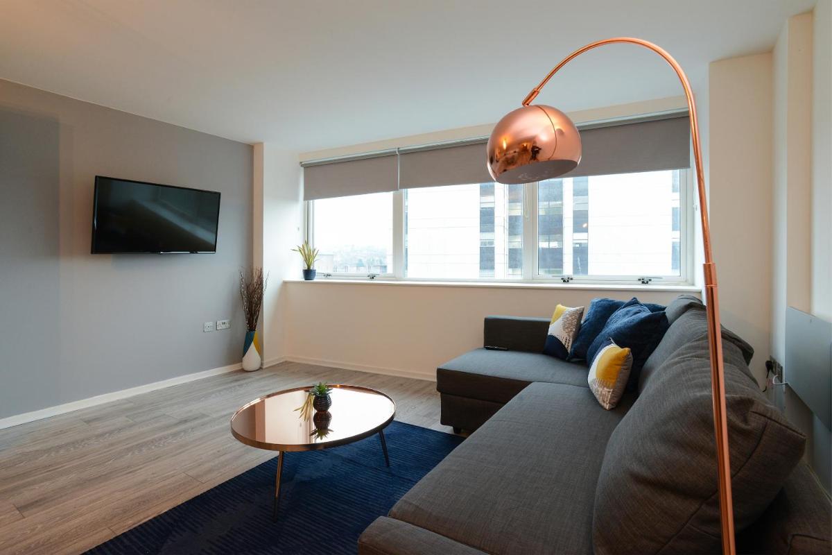 City View Stay - Contemporary City View Apartment - Housity