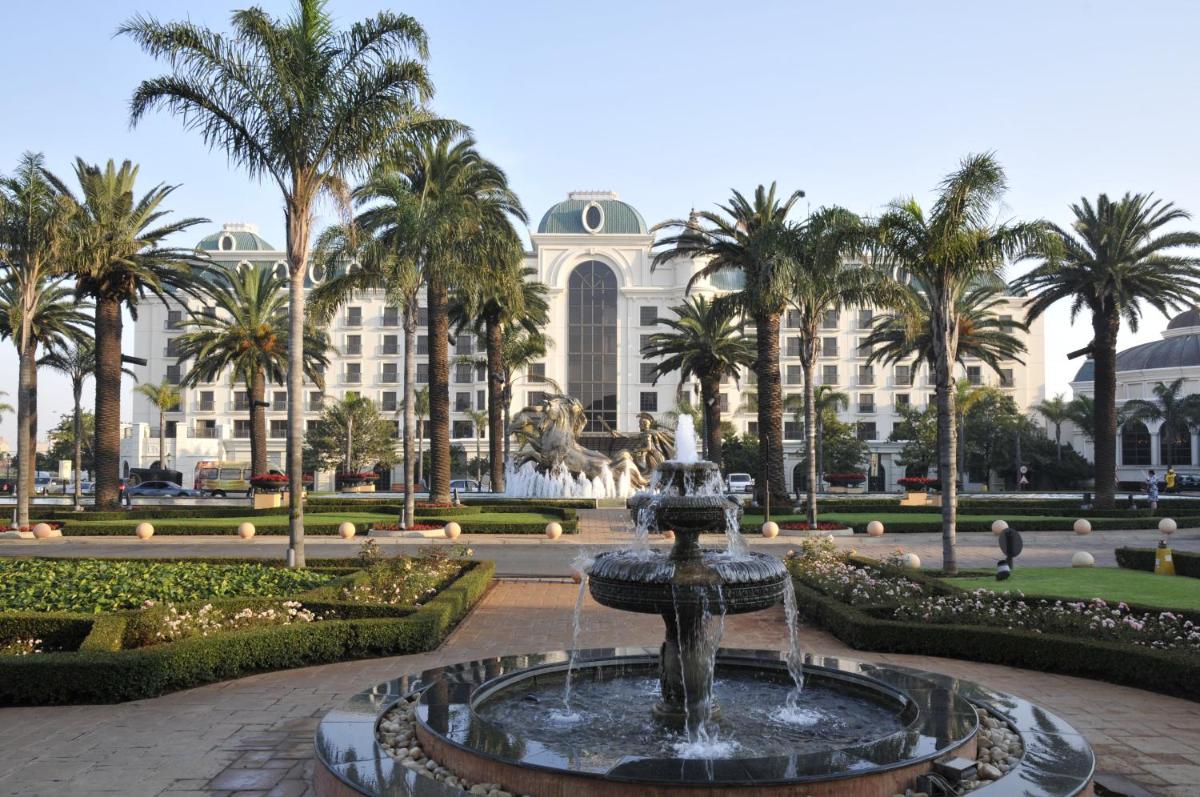 Peermont D'oreale Grande at Emperors Palace - Housity