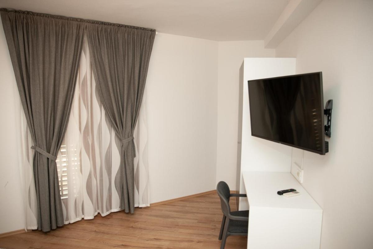 Suitetrails - Hotel** Casino Restaurant Paquito