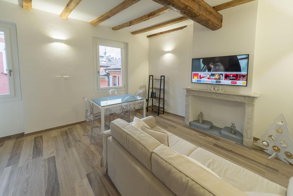 Realkasa Canonica Apartment - Housity