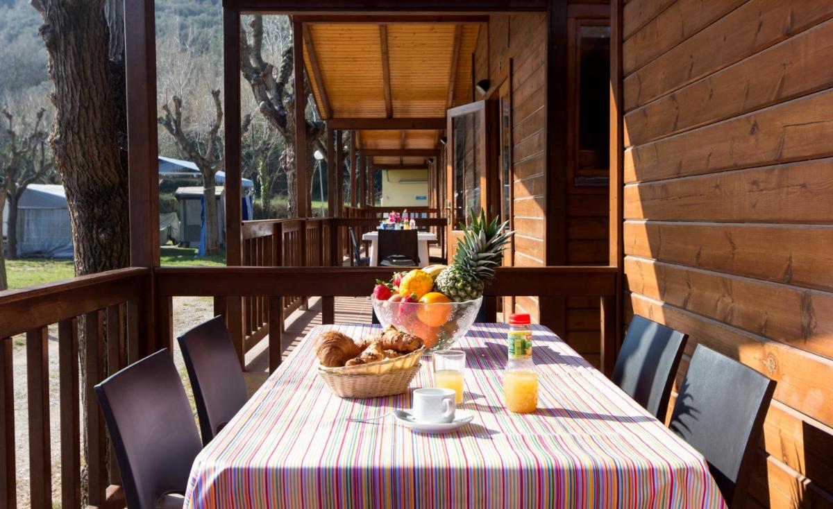 Camping Esponellà - Housity